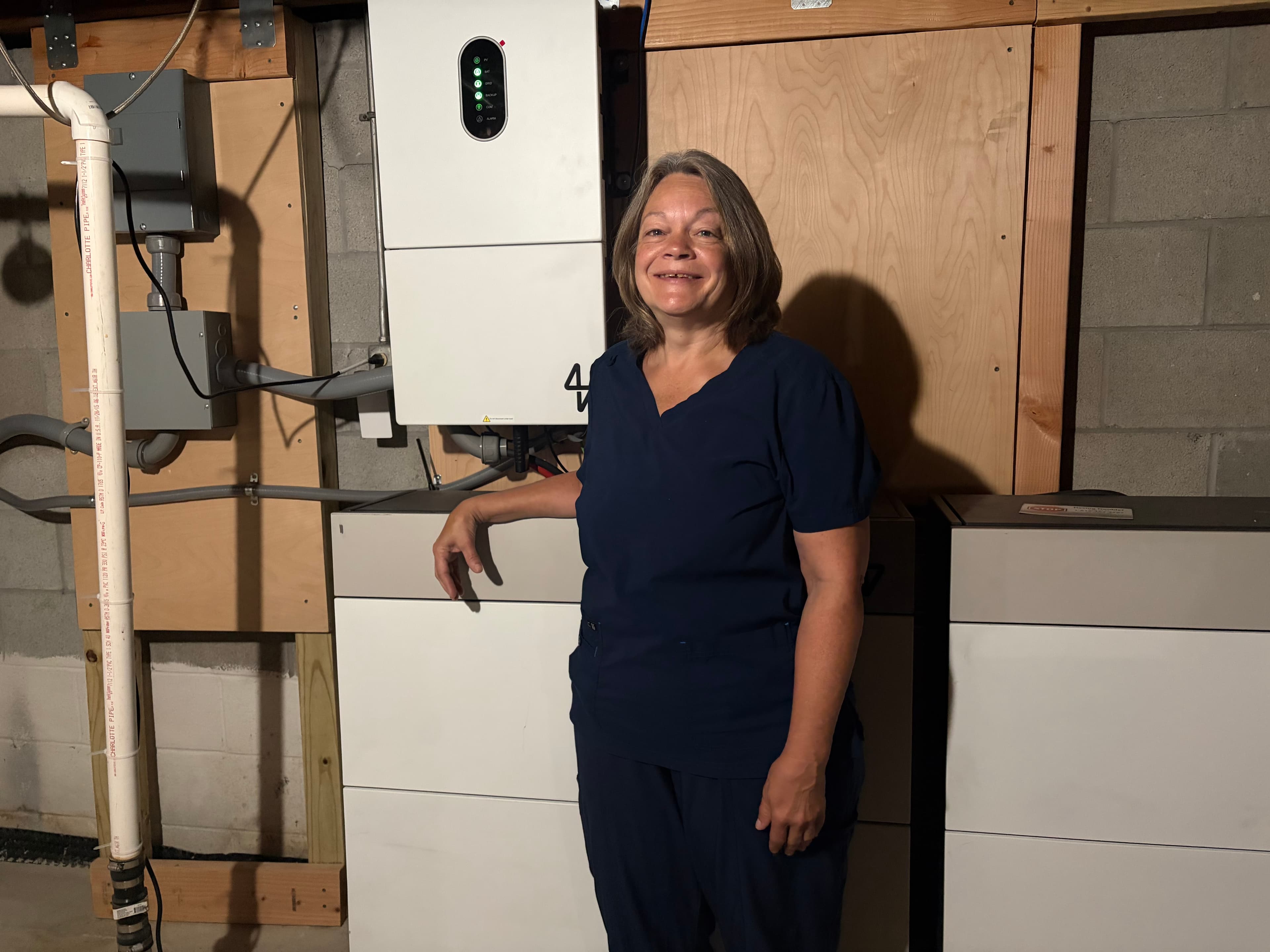 Vickie's MeterHome battery installation